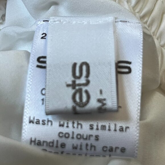 STORETS EMILEE ANGELIC SKORT - LOT OF 2 - ONE WHITE / ONE BLACK NWOT Size: S/M - Picture 10 of 12